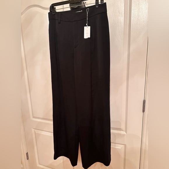New with ripped tags. Vince black womens slacks size 10 - Picture 2 of 5